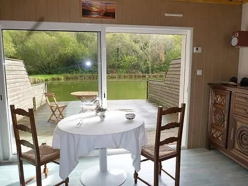 La Suite Du Paysan Terrasse Privative Avec Salon De Jardin Et Bain De Soleil Cuisine Prive Bain A Remous Privatif Plage De Sable Fin A 7 Mn Tréméoc