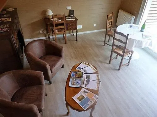 La Suite Du Paysan Terrasse Privative Avec Salon De Jardin Et Bain De Soleil Cuisine Prive Bain A Remous Privatif Plage De Sable Fin A 7 Mn Tréméoc Pensionat